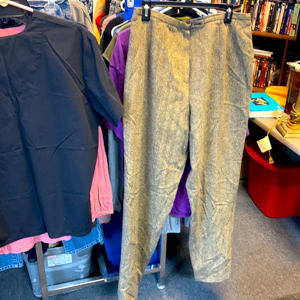 Harve’ Bernard Wool pants 16